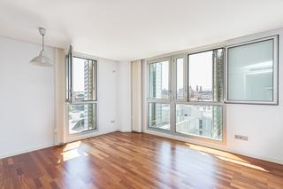 Piccolo appartamento in St. Pere - Sta. Caterina - El Born. Apartamento con vistas espectaculares a barcelona y port vell