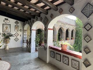House in Centre-Can Nadal. Un mirlo blanco en sant feliu de llobregat
