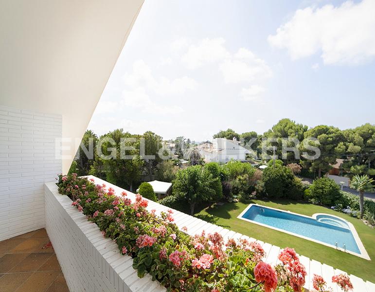 Foto 35a85dfd-761c-4fea-bf59-a453ae1bd2e6. Casa amb calefacció aparcament piscina a Can Girona - Terramar - Vinyet Sitges