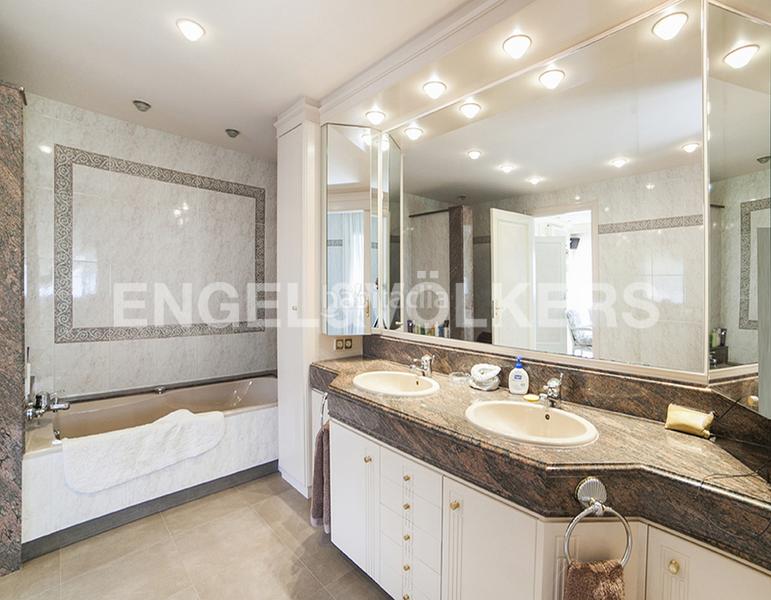 Foto 9f846189-9782-444d-aec3-b748f16c7308. Casa amb calefacció aparcament piscina a Can Girona - Terramar - Vinyet Sitges