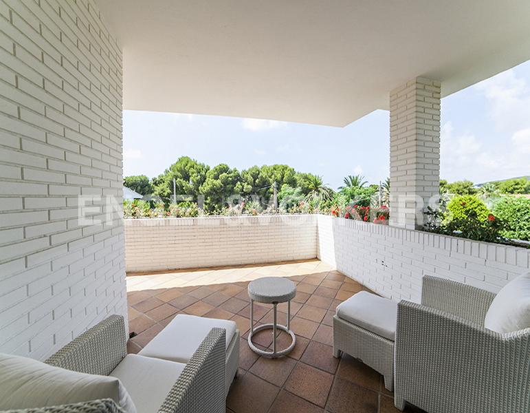 Foto d140953a-3bfb-465f-9c2b-a17514a03d41. Casa amb calefacció aparcament piscina a Can Girona - Terramar - Vinyet Sitges