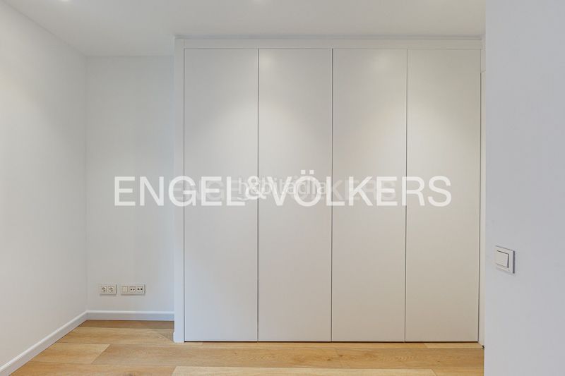 Foto 4e312bea-da70-4f9a-abec-8a8f7cc17c7b. Pis amb calefacció a Raval Barcelona