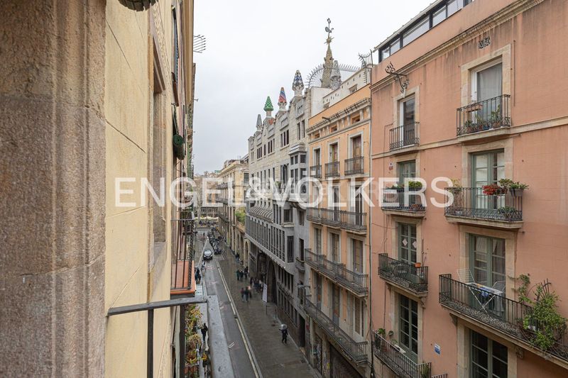 Foto 6ee1a086-fcc1-41f5-b366-4b35f1e10beb. Pis amb calefacció a Raval Barcelona