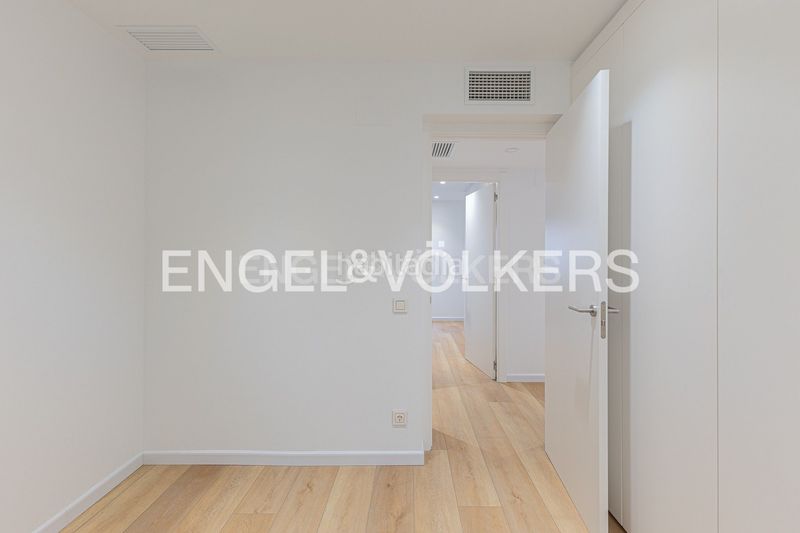 Foto d08e8f84-240e-4bd0-86f8-43a1a497f318. Pis amb calefacció a Raval Barcelona