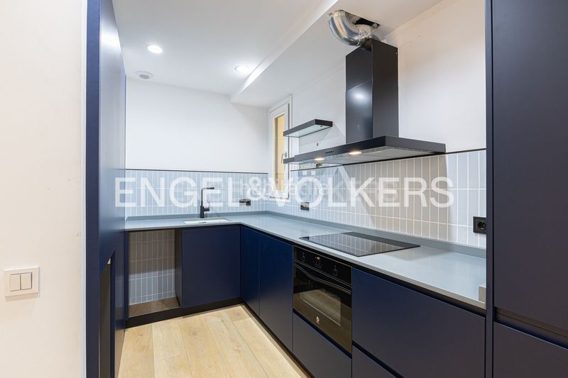 Foto e99085dd-cb5c-40f3-a954-1ee801d8ed31. Pis amb calefacció a Raval Barcelona