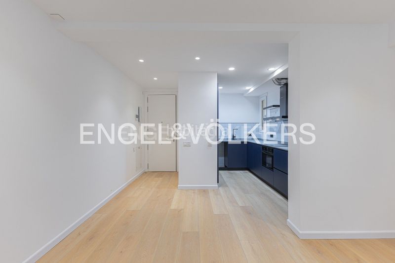 Foto f47ffa2c-8aa5-44ad-ab39-ae7817cf95c7. Pis amb calefacció a Raval Barcelona