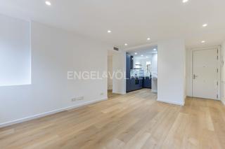 Apartament a Raval. Piso de obra nueva al lado de la rambla