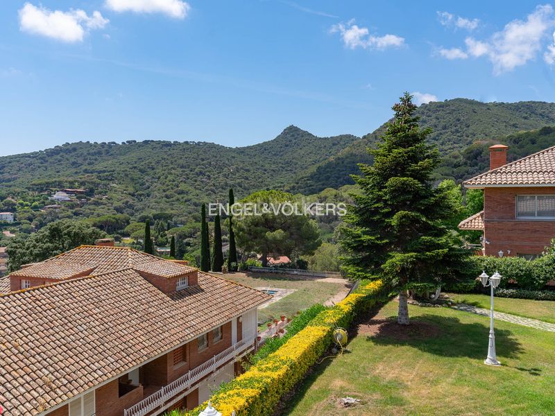 Foto 282f2672-34ae-4dd3-b232-898082a9dd8e. Alquiler casa fantástica casa con vistas a mar y montaña en Argentona