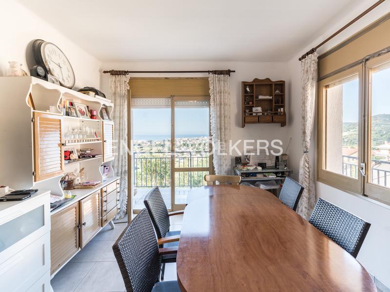 Foto 183bd732-d13c-4f9c-a302-bfb47a365fe6. Maison avec chauffage parking dans Pinemar Pineda de Mar