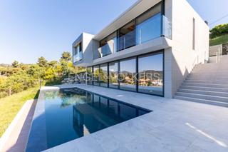 Casa a Santa Susanna. Casa exclusiva con espectaculares vistas al mar