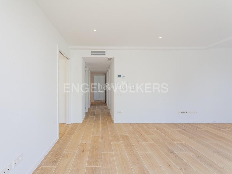 Foto 58d5a44b-e948-4180-8815-083a09a314df. Rent apartment with heating parking pool in Finestrelles Esplugues de Llobregat