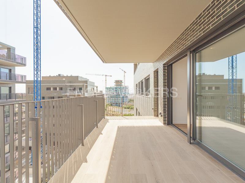 Foto b69275cf-fc70-45a9-aae4-8c1ec7a62aa9. Rent apartment with heating parking pool in Finestrelles Esplugues de Llobregat