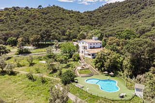 Haus in Niàgara Parc -Àgora Parc. Espectacular masía señorial con licencia turística en el parque