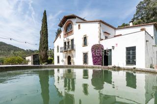 Casa a Òrrius. Masía histórica en venta en argentona