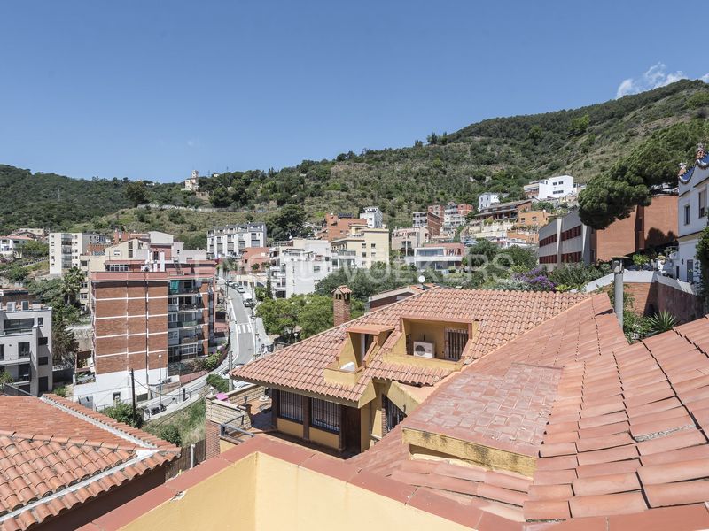 Foto 4b79ab81-cd5b-4806-8ac6-96c6fdb3a37c. Casa amb calefacció aparcament piscina a Sant Genís dels Agudells Barcelona
