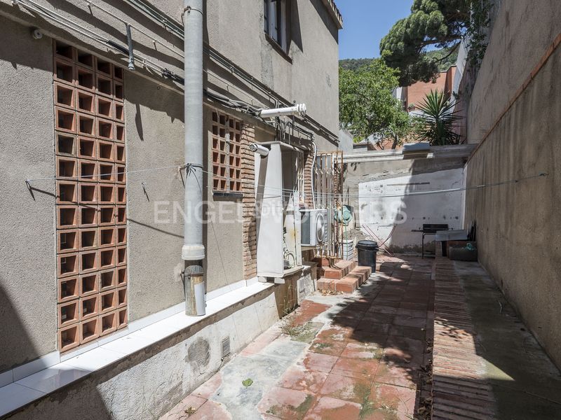Foto 67026753-89ce-44fa-9286-860def573bea. Casa amb calefacció aparcament piscina a Sant Genís dels Agudells Barcelona