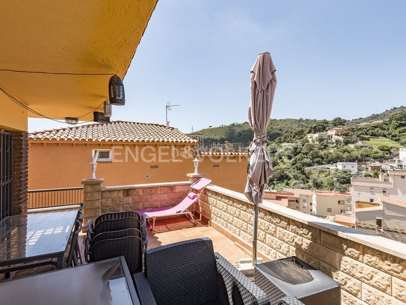 Foto dd336714-91a6-408f-b100-cc1f9f931549. Casa amb calefacció aparcament piscina a Sant Genís dels Agudells Barcelona