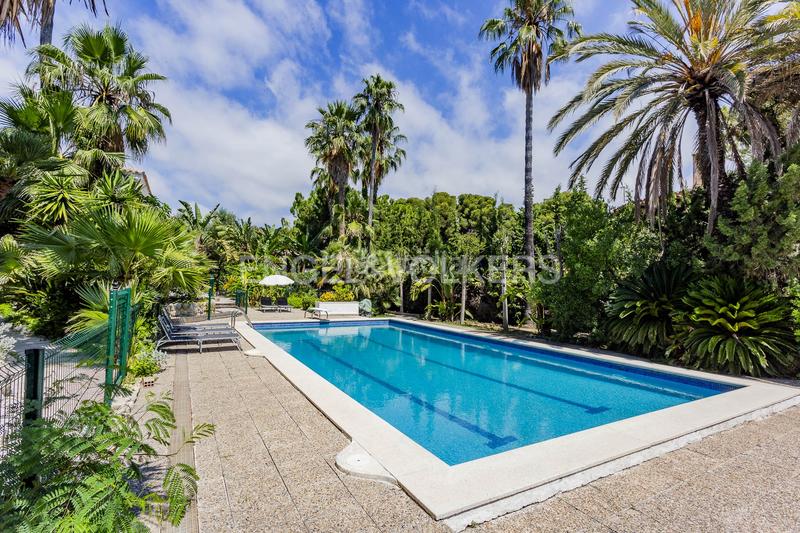 Foto 2fe2eedd-3dcb-4975-95ed-75143bb610fa. Casa con riscaldamento parcheggio piscina in Roda de Barà