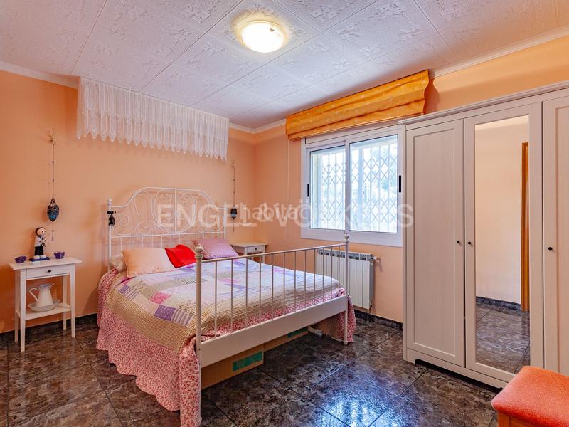 Foto 2b01269e-8d4a-4ae3-9513-e89689926e95. Casa  4 vientos unifamiliar con piscina y vistas inmejorables. en Terrassa