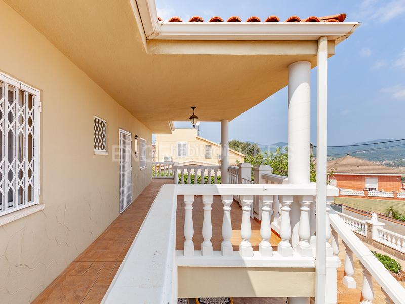 Foto 4afe745b-208d-42f0-8fd4-ba719fe71aad. Casa  4 vientos unifamiliar con piscina y vistas inmejorables. en Terrassa