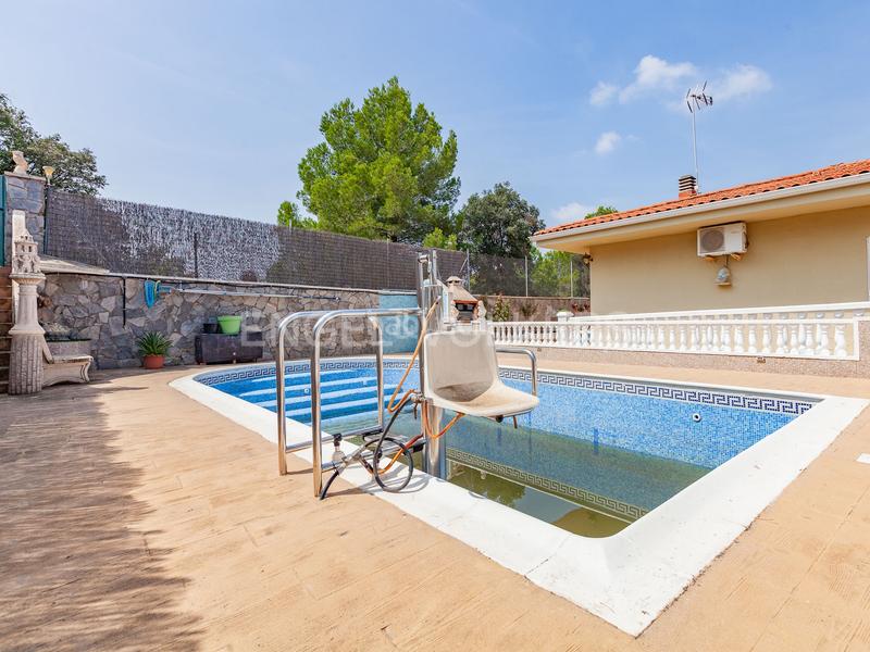 Foto 59fe0301-11ca-48cb-9ec1-b3ece0aa1bce. Casa  4 vientos unifamiliar con piscina y vistas inmejorables. en Terrassa