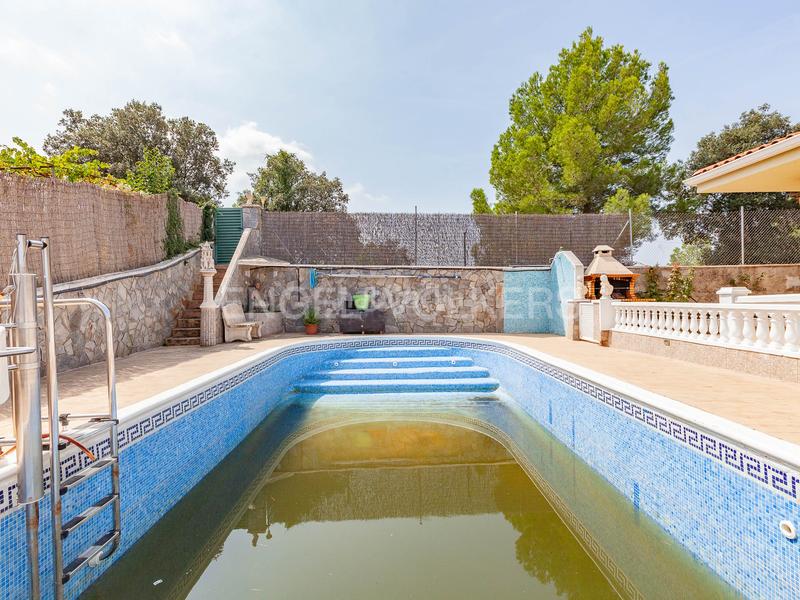 Foto 88046f32-fb81-458c-98e6-8bf157a0a30e. Casa  4 vientos unifamiliar con piscina y vistas inmejorables. en Terrassa