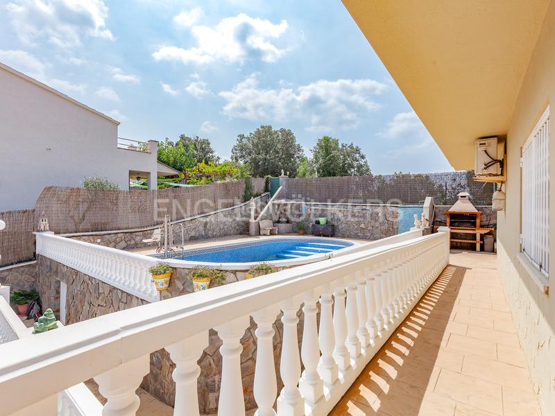 Foto 9f3e63a3-1eba-4c1a-a715-7af950b36f4d. Casa  4 vientos unifamiliar con piscina y vistas inmejorables. en Terrassa