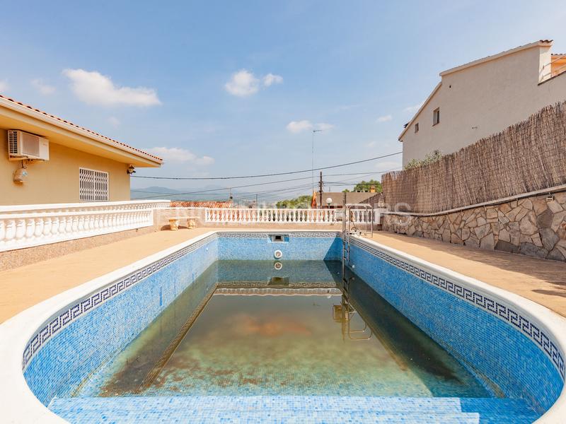 Foto b63c7741-9d92-4acc-84a5-d9fe03afcfa6. Casa  4 vientos unifamiliar con piscina y vistas inmejorables. en Terrassa