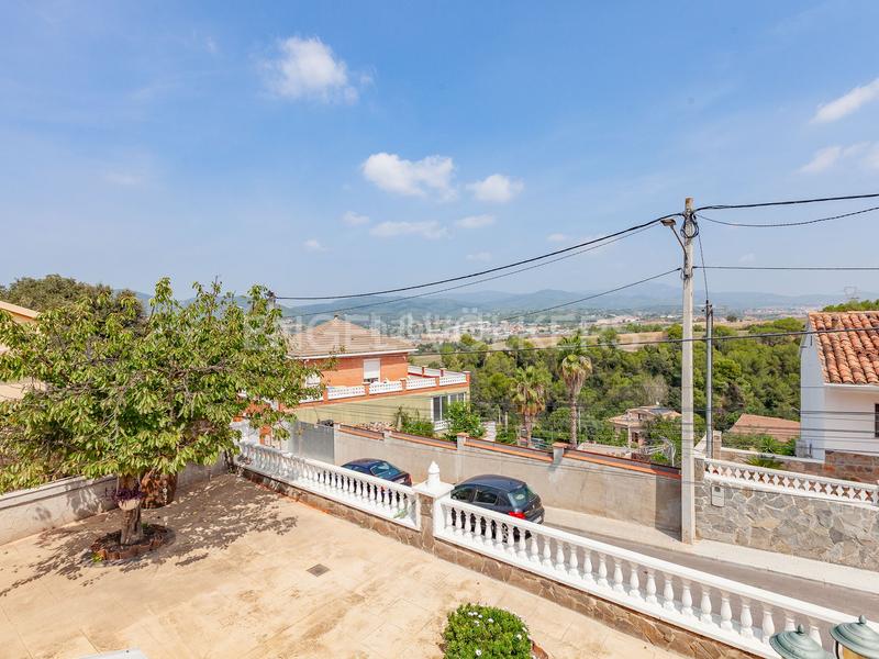 Foto be2ffa20-f888-45c6-8919-30e7019e90a5. Casa  4 vientos unifamiliar con piscina y vistas inmejorables. en Terrassa