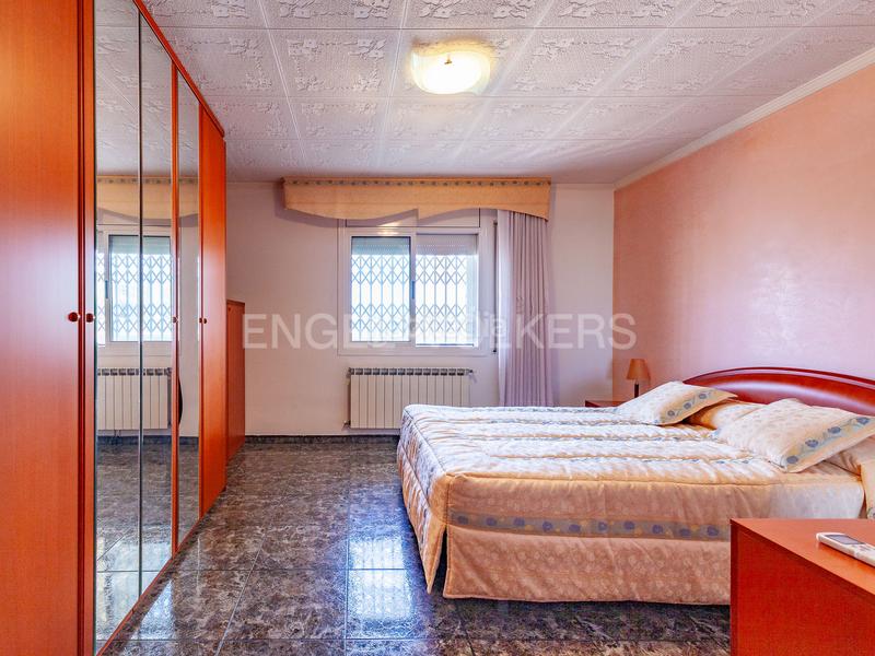 Foto c99e67a0-9ea1-48ae-acbc-0acaeb589ff7. Casa  4 vientos unifamiliar con piscina y vistas inmejorables. en Terrassa