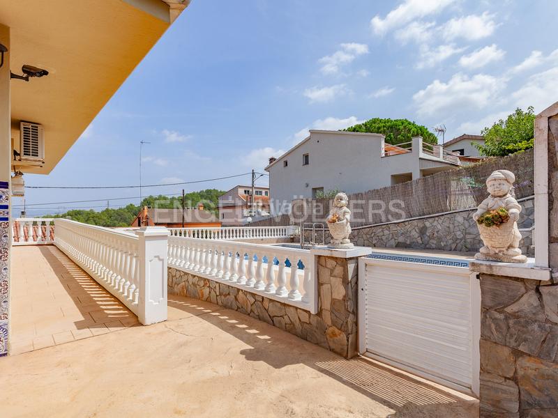 Foto e77545ac-2508-4911-8845-bb3931c3dc6f. Casa  4 vientos unifamiliar con piscina y vistas inmejorables. en Terrassa