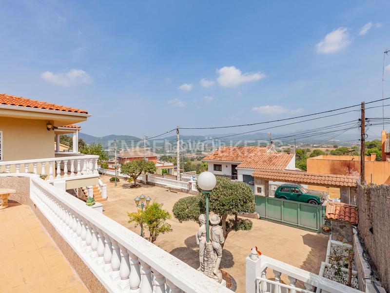 Foto f2403723-ca91-4faa-b398-6b44249b473a. Casa  4 vientos unifamiliar con piscina y vistas inmejorables. en Terrassa