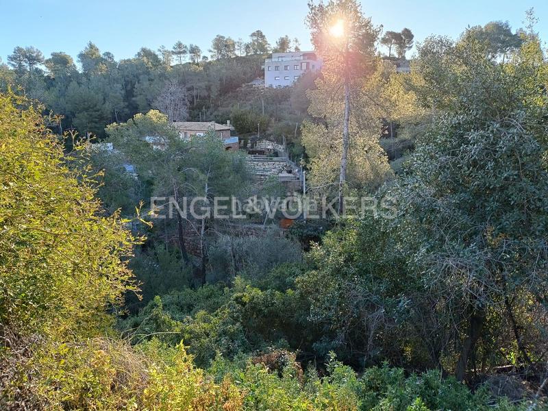 Foto 14b0ad97-797a-43ef-b5e2-3c93da852378. Wohngrundstück in Cervelló