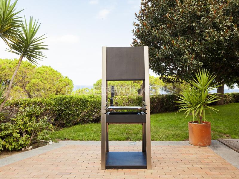 Foto 00c321c5-c902-49a1-a106-cd92fb628d06. Casa con riscaldamento parcheggio piscina in Calella