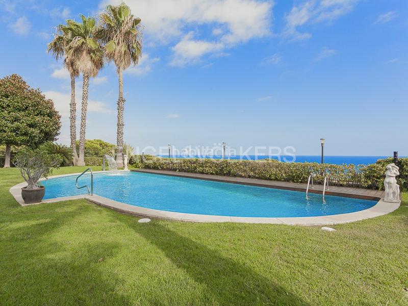 Foto 277d233c-7987-4626-a4d5-d2a849366da1. Casa con riscaldamento parcheggio piscina in Calella