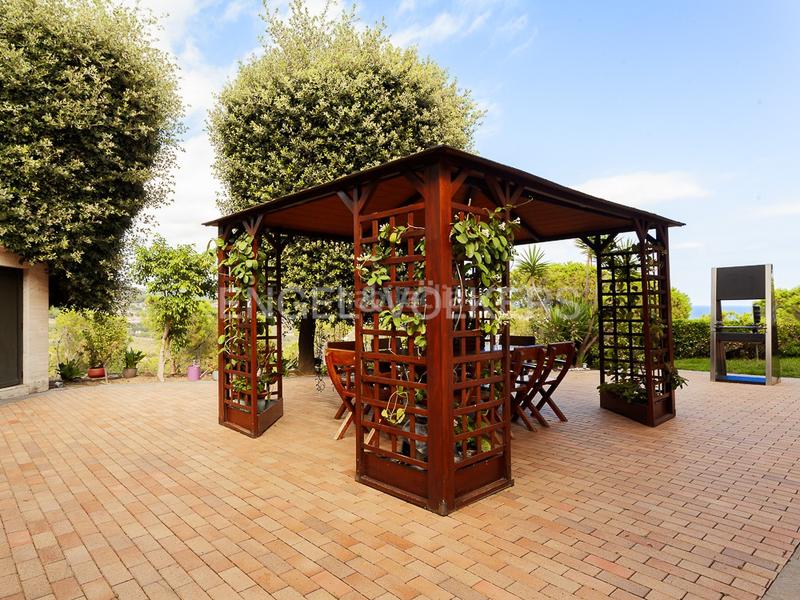 Foto 48dfef34-1a0e-4597-9f2e-68318efc0e78. Casa con riscaldamento parcheggio piscina in Calella