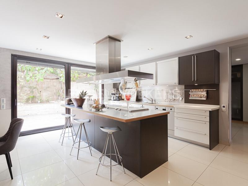 Foto 75e1ff9d-cbbf-40d9-8a98-6c48fb4d56d9. Casa con riscaldamento parcheggio piscina in Calella