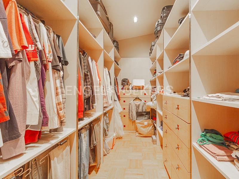 Foto 94f939b9-acdc-475c-93e8-52c81d51e471. Casa con riscaldamento parcheggio piscina in Calella