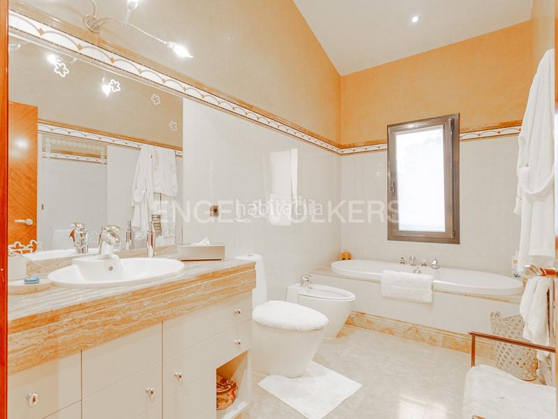 Foto a8b1d53d-182f-4c5e-ba06-8cfe4d585d7d. Casa con riscaldamento parcheggio piscina in Calella