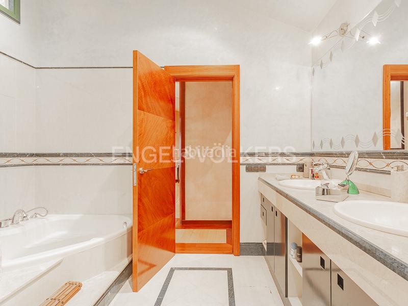 Foto c939f53d-82bd-4b1e-9ff4-b179db21f9c1. Casa con riscaldamento parcheggio piscina in Calella