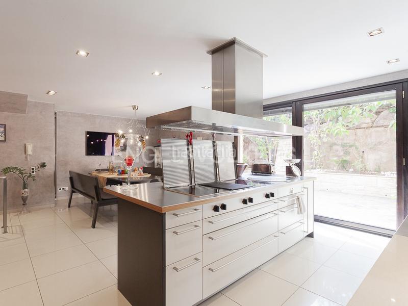 Foto d3480889-0917-4a5f-ae58-dce6e1eef623. Casa con riscaldamento parcheggio piscina in Calella