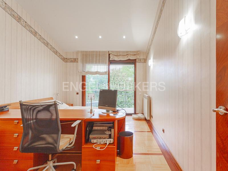 Foto f7fff66e-4c2e-440f-b55f-6a4cc508a89c. Casa con riscaldamento parcheggio piscina in Calella