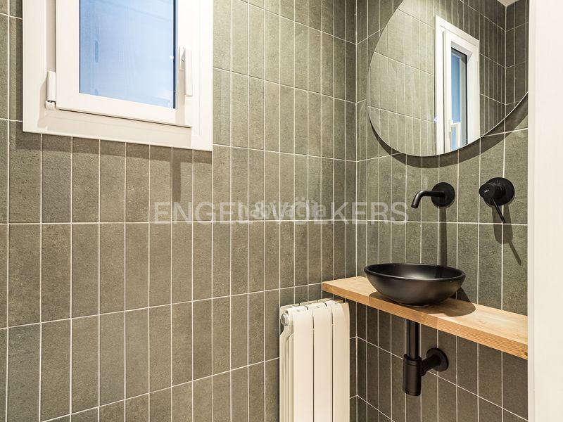 Foto 38f01742-fbd1-4432-a520-8d1ca48e00d1. Piso apartamento reformado a estrenar al lado de francesc macià en Barcelona