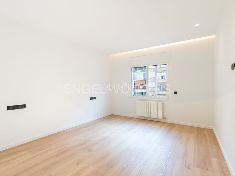 Foto 461fcc26-ecad-4f6f-8abb-1e3bd12d50df. Piso apartamento reformado a estrenar al lado de francesc macià en Barcelona