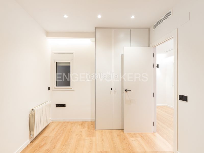 Foto 6a1c99c3-ace4-48cc-a2d0-f4faa7ba221f. Piso apartamento reformado a estrenar al lado de francesc macià en Barcelona