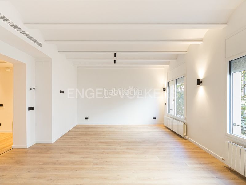 Foto a5236301-d97c-4510-bc5c-f46bd8cae399. Piso apartamento reformado a estrenar al lado de francesc macià en Barcelona