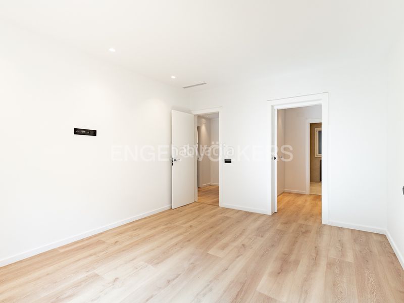 Foto abed734a-7dd2-4fe2-badf-f80e1b89600b. Piso apartamento reformado a estrenar al lado de francesc macià en Barcelona