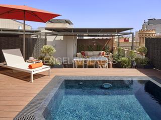 Àtic  Diputació. Ático reformado con terraza en eixample