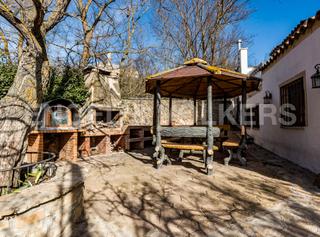 Casa a Querol. Espectacular finca para turismo rural