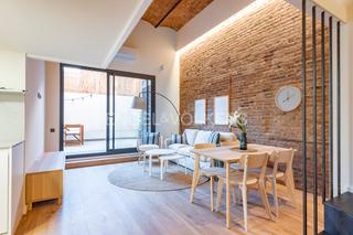 Zweistöckige Wohnung in Poblenou. Precioso dúplex con terraza en poblenou